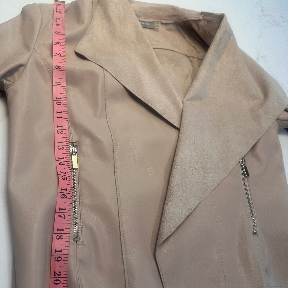 BAGATELLE VEGAN LEATHER DRAPED OPEN FRONT MOTO JACKET Medium TAN/ALMOND